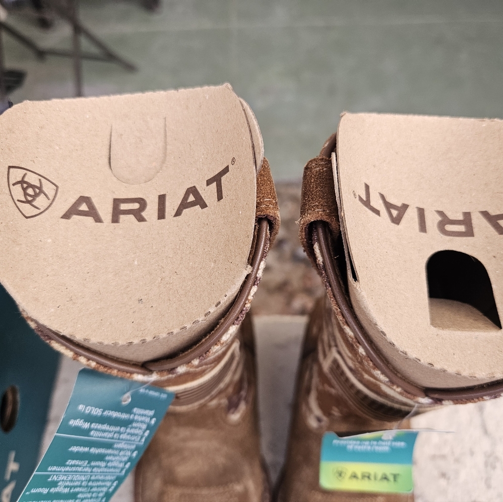 Ariat Kids Camo and Brown Boots - Picture 11 of 14